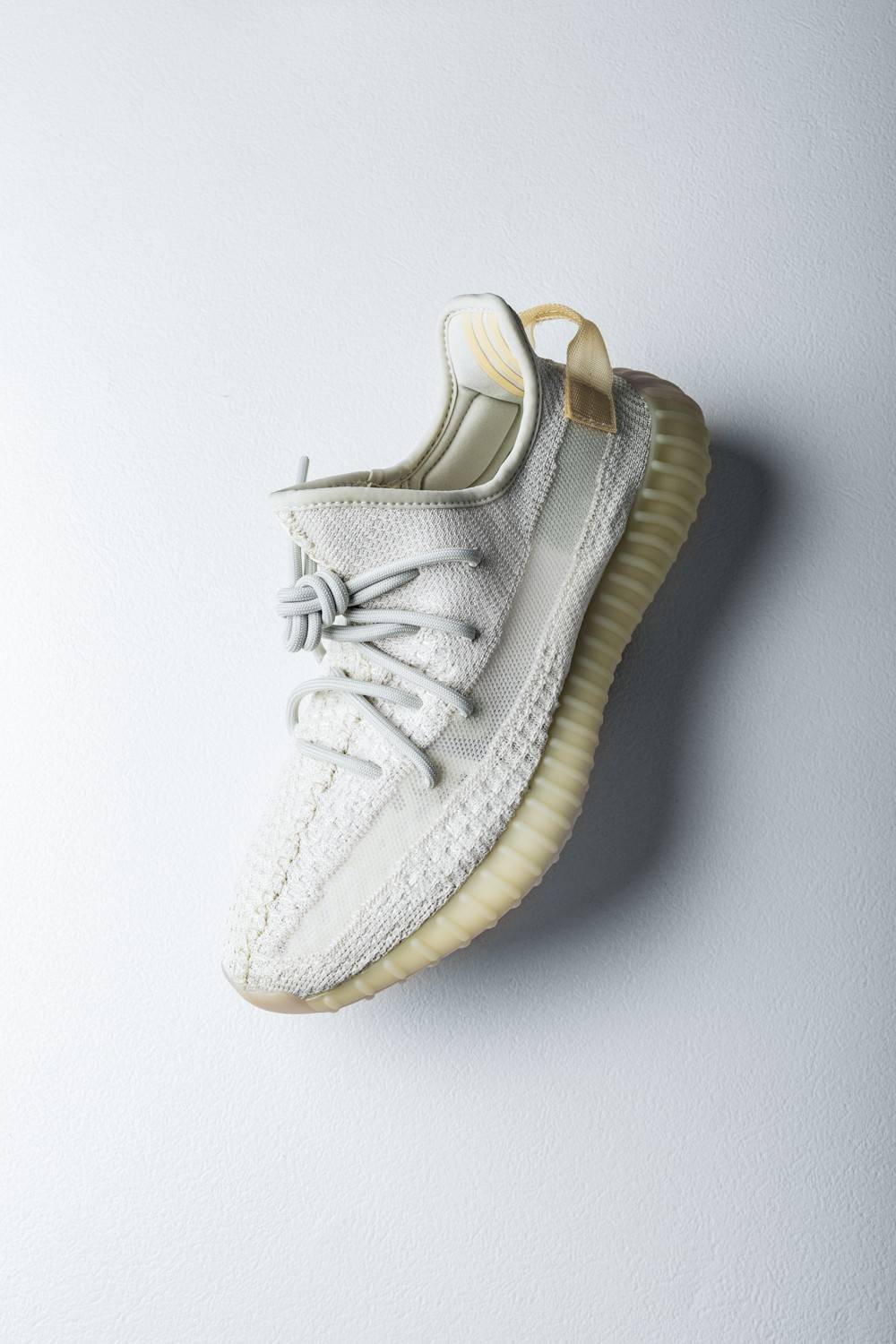 实物|纯白秒变糖果色！首款变色 Yeezy 350 好看又好玩！登记最后一天！