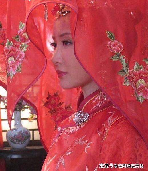 舒畅|女星穿红衣：刘诗诗古典美，王艳异域美，baby和赵丽颖差距好明显
