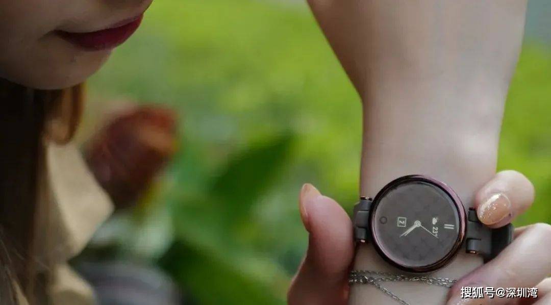 手表|好消息！Apple Watch 用户数破 1 亿，百元中端手表 547% 高增长