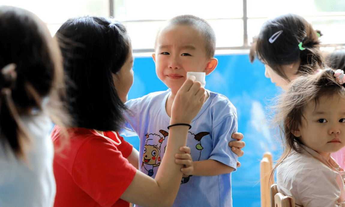初入|9月初入幼儿园的必备指南，即将上幼儿园孩子的父母请惠存