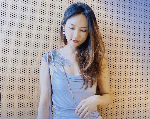 直播被吐槽胖了,篮坛江疏影晒出仙女照,还是圆润了,纹身也吸睛_石一童