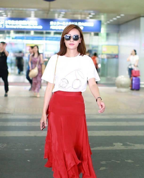 身材|佟丽娅在《舞蹈生》太敢穿,穿露脐装跳开场舞腰真细,配红裙惊艳