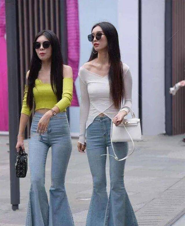 喇叭裤|夏季如何穿“喇叭裤”？安以轩就是厉害，这样搭配时髦显腿长！