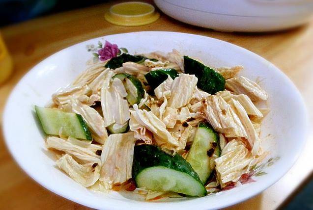 香菜|分享几道越吃越香的大厨家常菜：黑椒烤鸡、凉拌腐竹、烧大虾