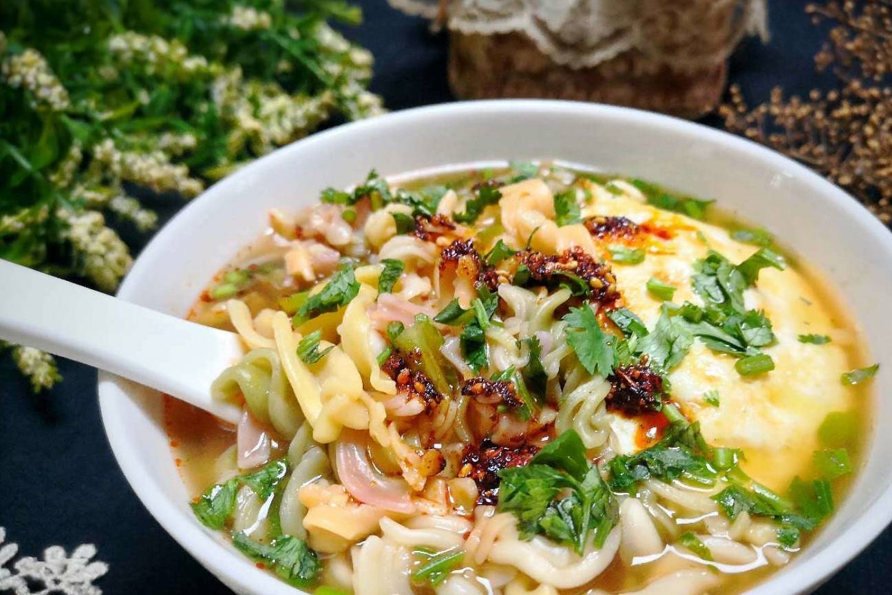 做法|开学了,早餐多给孩子这样吃,有菜有饭还有汤,一碗下肚,超满足