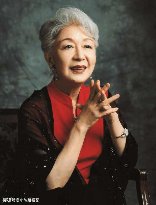 身形|这才是“奶奶辈”最好的状态，打扮优雅仪态大方，年近90也能赢