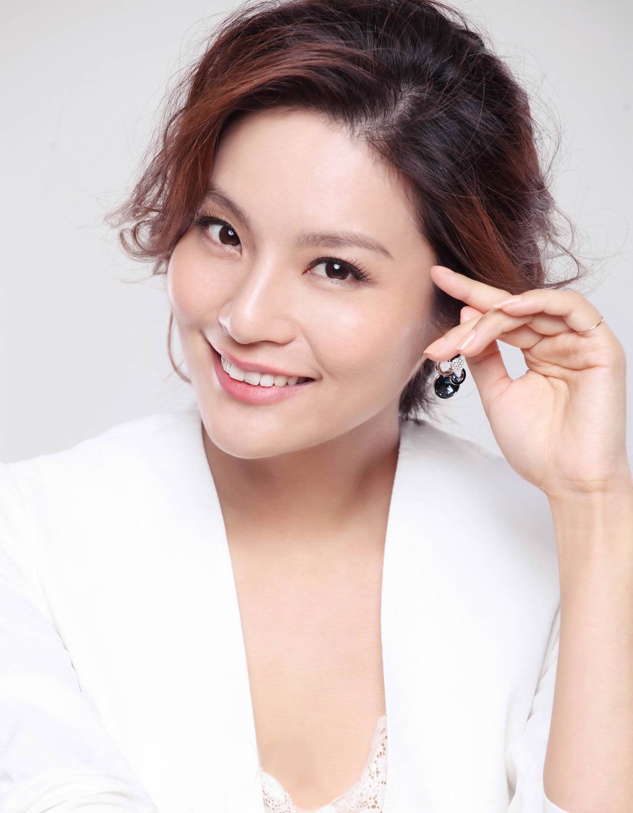 至今未婚的10位大龄女主持人有人深受情伤有人恋爱都没谈过