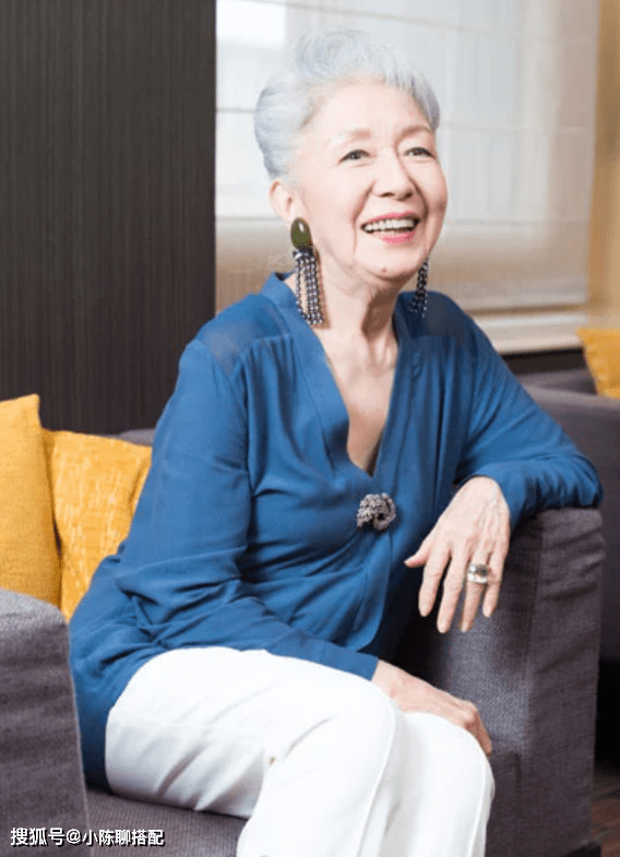 身形|这才是“奶奶辈”最好的状态，打扮优雅仪态大方，年近90也能赢