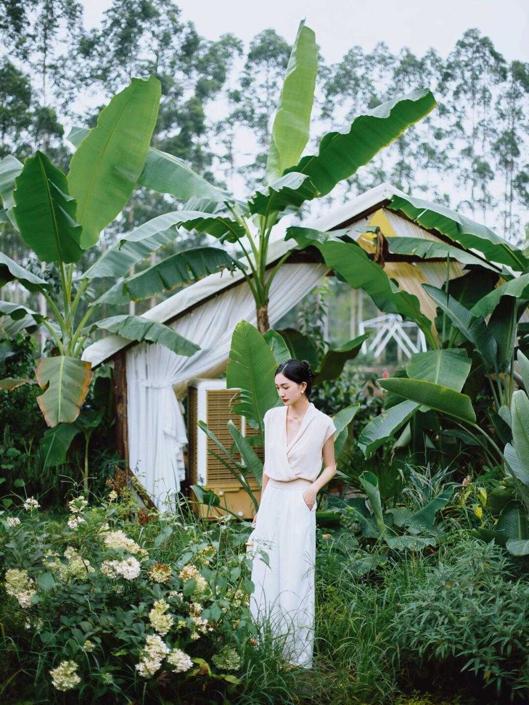 毛衣|25、35岁的女性穿衣不要太花哨，建议几个基础款，提高气质与颜值