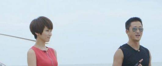 吴京|别人假摔炫富，谢楠月子里假摔炫“奶”，网友：脸都羞红了！