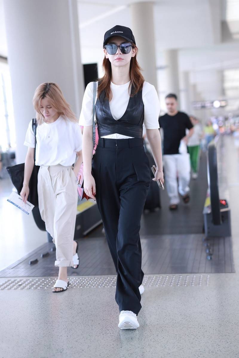 显得|乔家的儿女：乔四美“内衣外穿”被哥哥骂，这穿法怎么才不低俗？