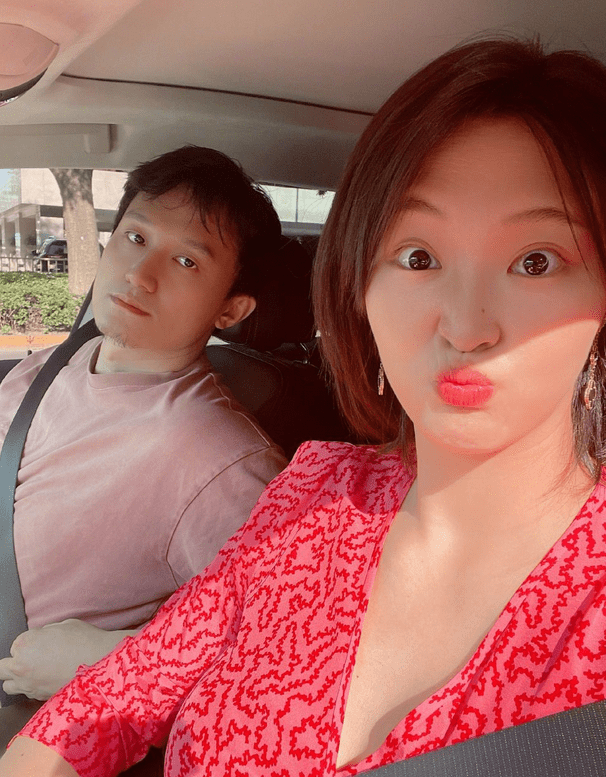 大气|惠若琪生女儿后逆生长！一袭印花裙美艳又大气，气质不输女明星