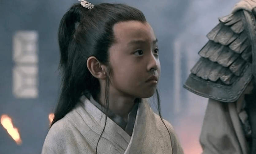 原创孙策临终前为何不传位给自己的儿子孙绍却传位给弟弟孙权