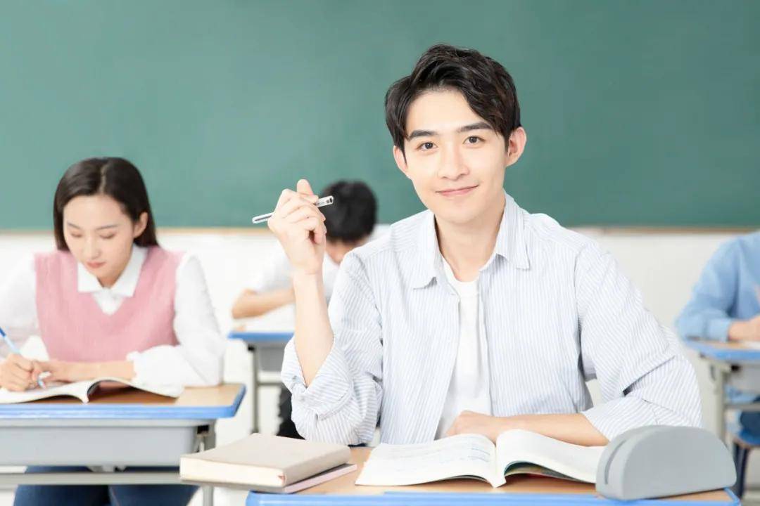 学历|富德教育提示：2021年下半年学历提升通道开启，错过等半年！报名可领补贴！