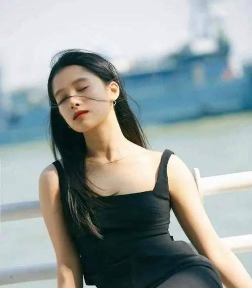 眼睛|女生脸上有这5个“特征”，属于天生的“美人胚子”，越看越惊艳