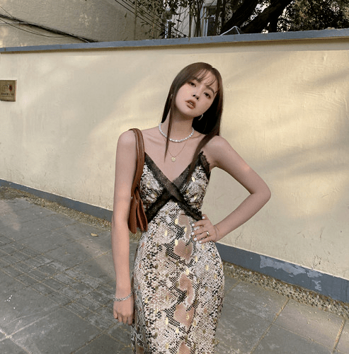 休闲风|蛇纹元素高调入主时尚圈！三种风格驾驭全场，get最炫酷、最性感