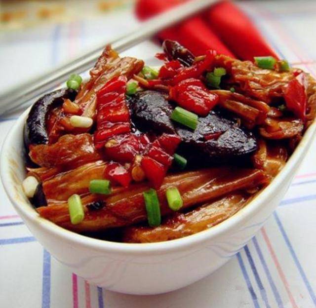 蔬菜|精选美食推荐：咖喱蔬菜虾，鱼香腐竹菌菇，蜜汁烤翅中的做法