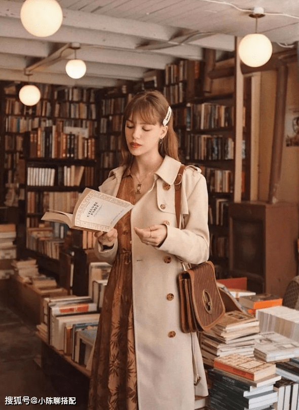 配饰|时髦显贵的“奶油棕”才是今秋最火的颜色,气质女人都爱穿