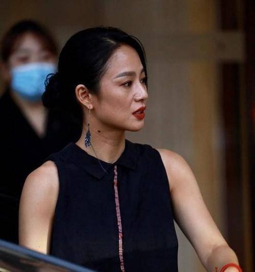 大气|周韵还是无修图好看，看着更加的大气，穿黑裙一点都不显老