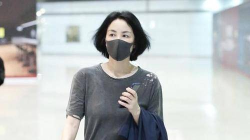 颜色|王菲的高级感藏不住，就算穿的衣服很普通，气场还和以前一样