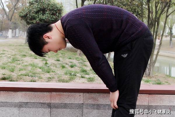 肾脏|患上肾结石，身体会释放哪些信号？多吃3物，将“石头”排出去