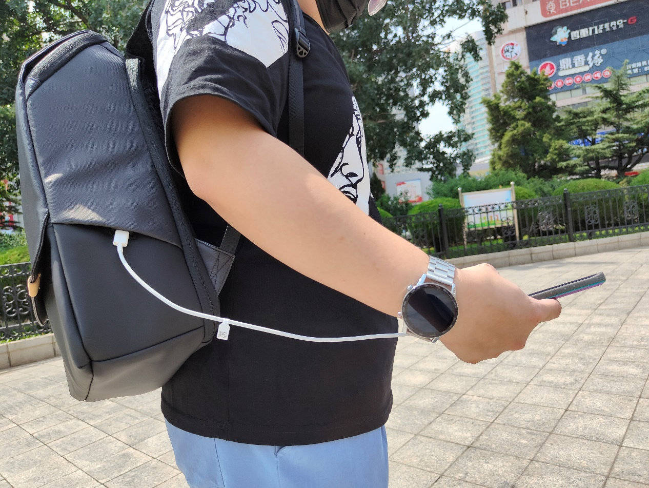 设计|简约立体的都市背包，办公通勤的零感体验！