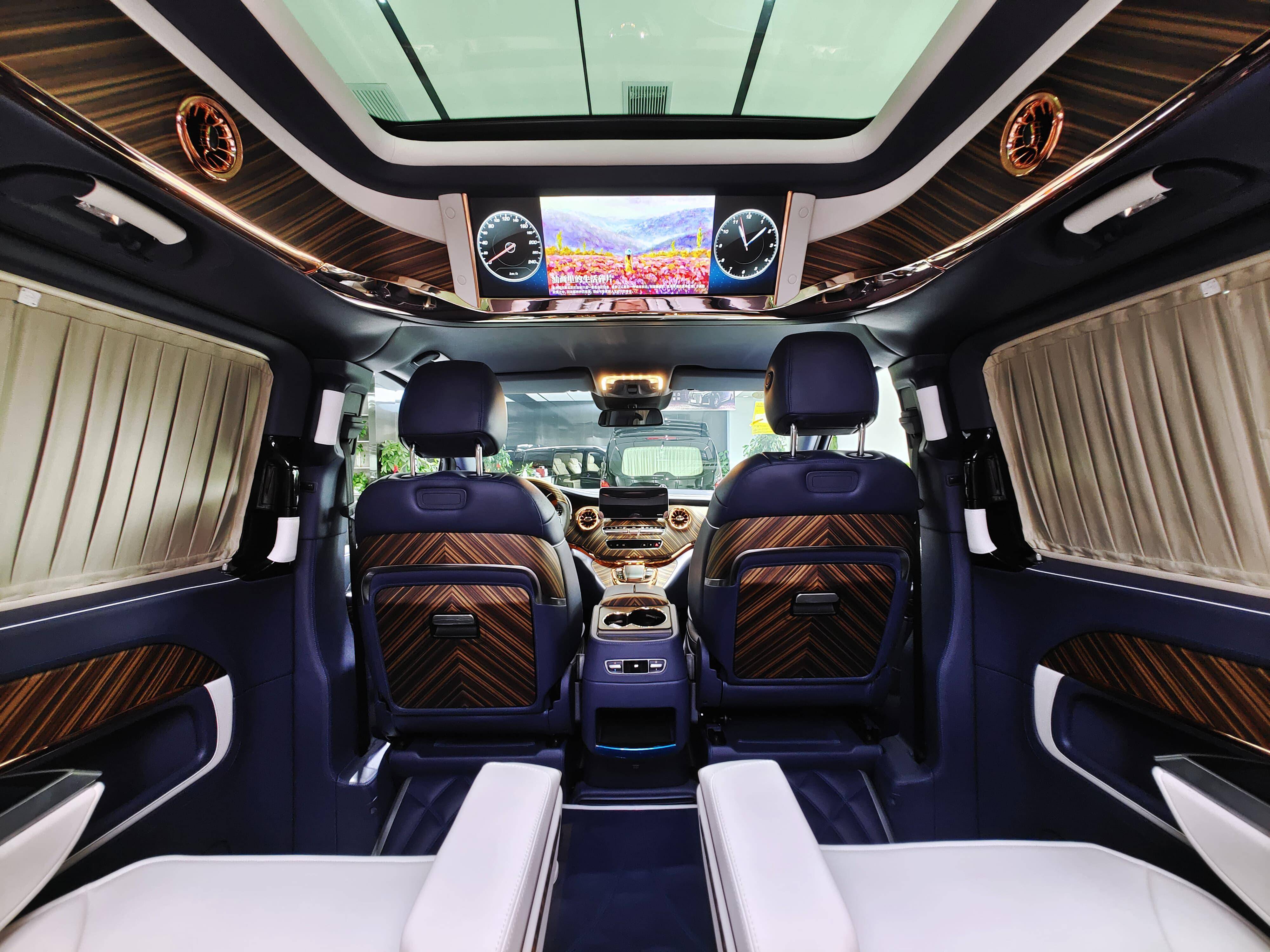 奔驰寰宇双拼v260l商务车!专属于男人的浪漫