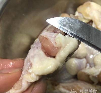 加入适量|新奥尔良烤鸡翅根