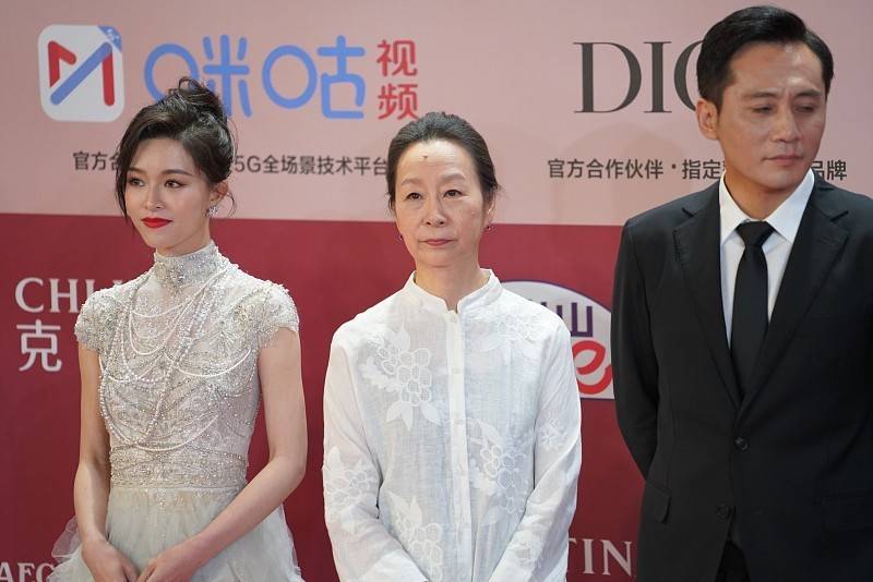 细节|怪不得找文咏珊演“王语嫣”,就算穿这么华丽的礼服,气质也很纯