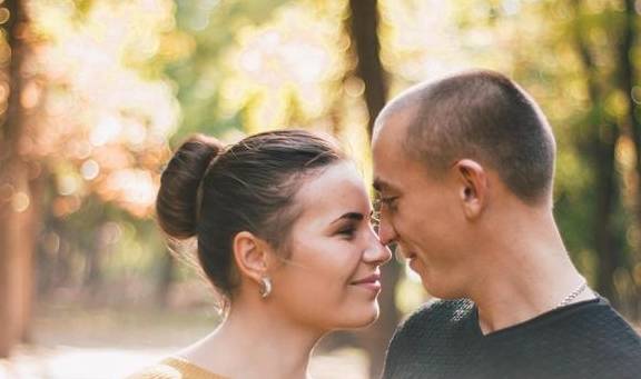 梦境中的重逢，与逝去婆婆的深情拥抱与泪水