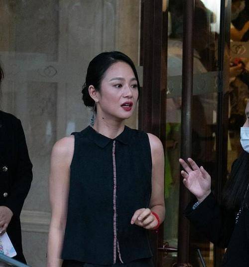 大气|周韵还是无修图好看，看着更加的大气，穿黑裙一点都不显老