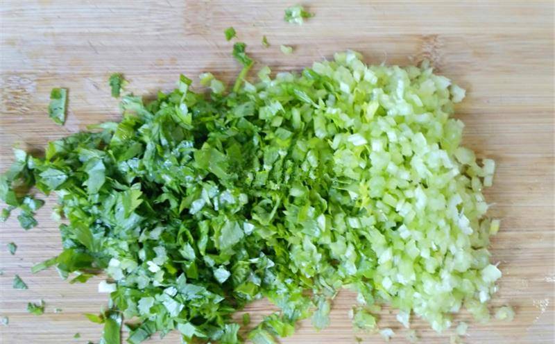 做法|早餐不知道吃啥，试试这道鸡蛋饼，清香软嫩，好吃又简单