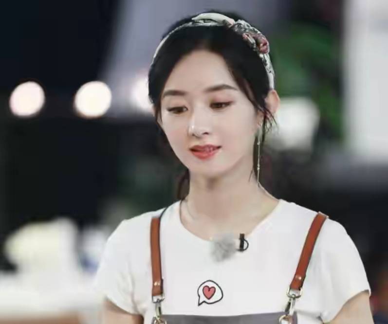 冯绍峰|赵丽颖风波后首露面，与儿子商场玩耍超温馨，想想又白又肉超可爱