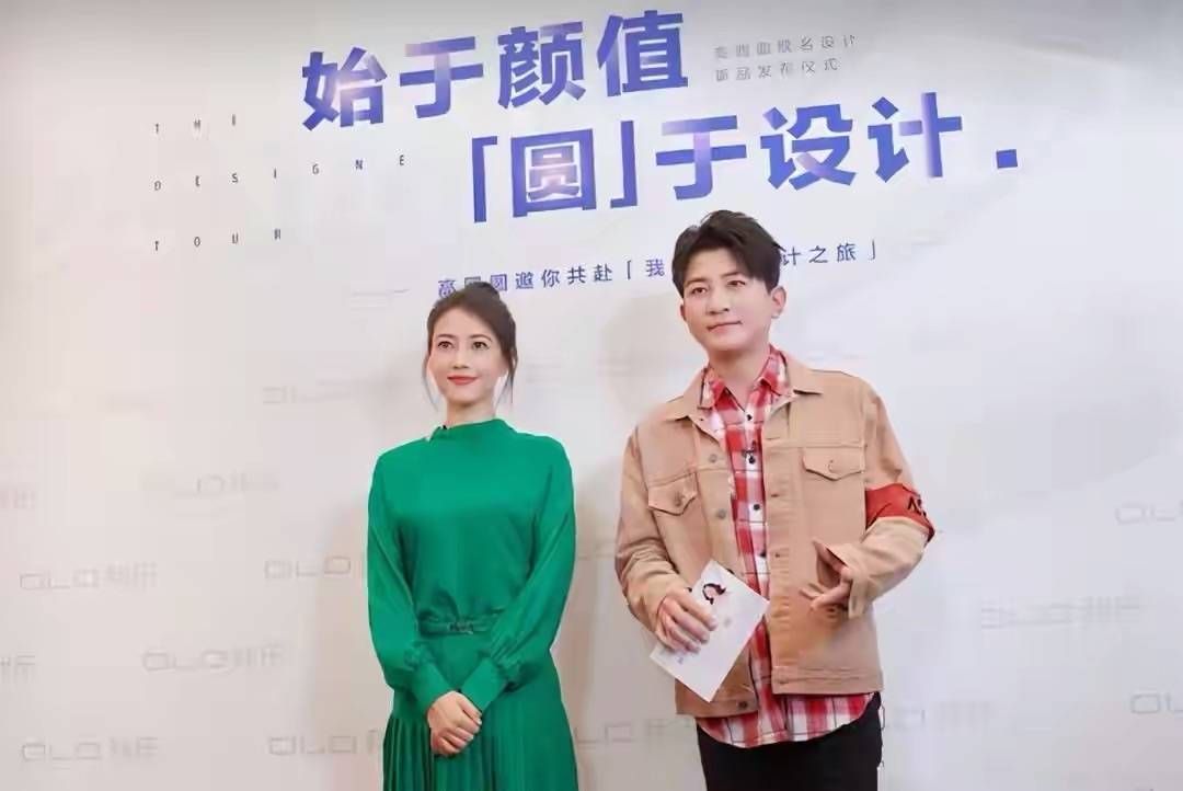 显得|高圆圆穿紧身裙现身，要颜值有颜值要身材有身材，气质还这么好！