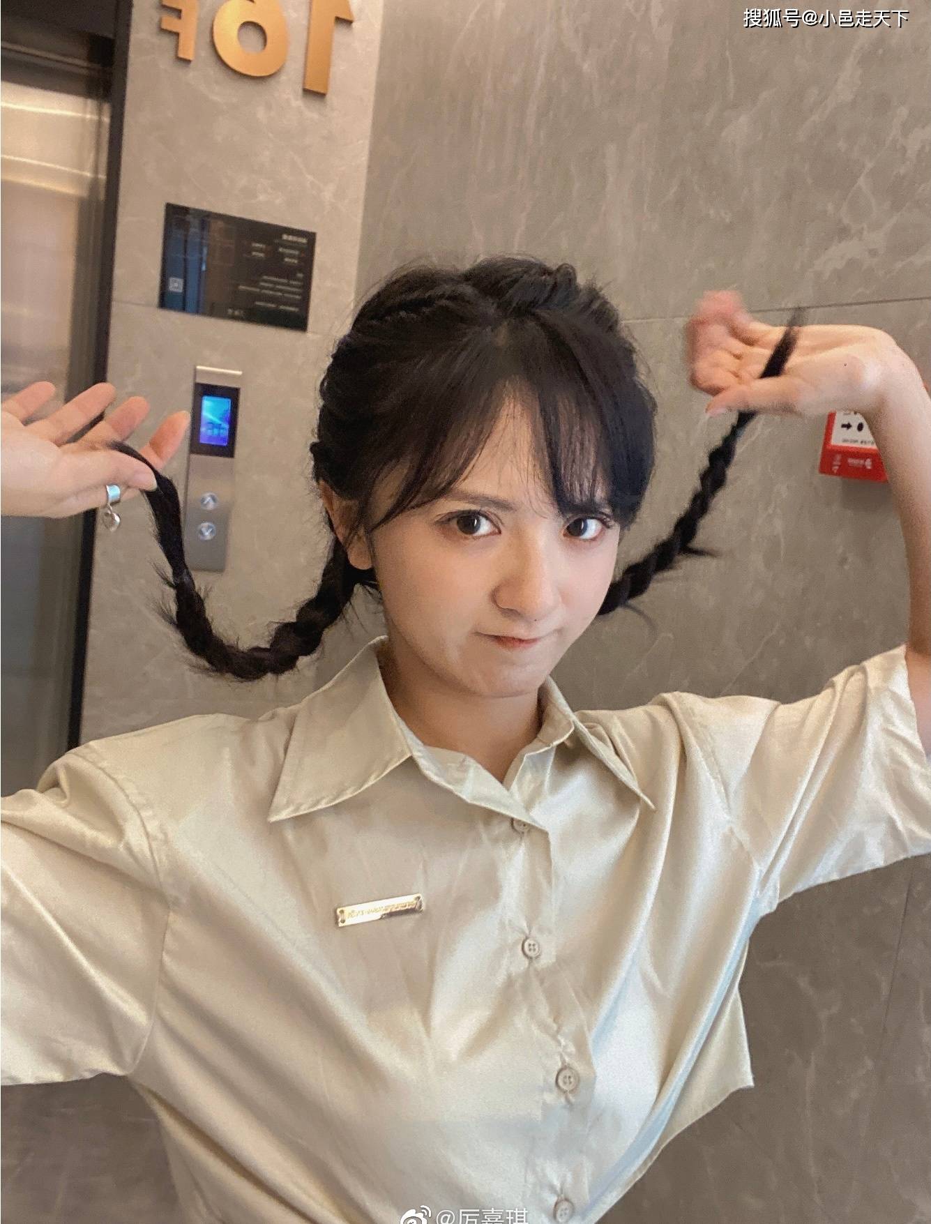 白色|厉嘉琪白色连衣裙甜美写真