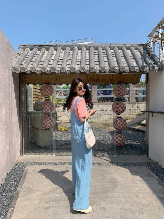 显得|背带裤是“年轻”的代表?原来30+也能穿出青春感,减龄又洋气