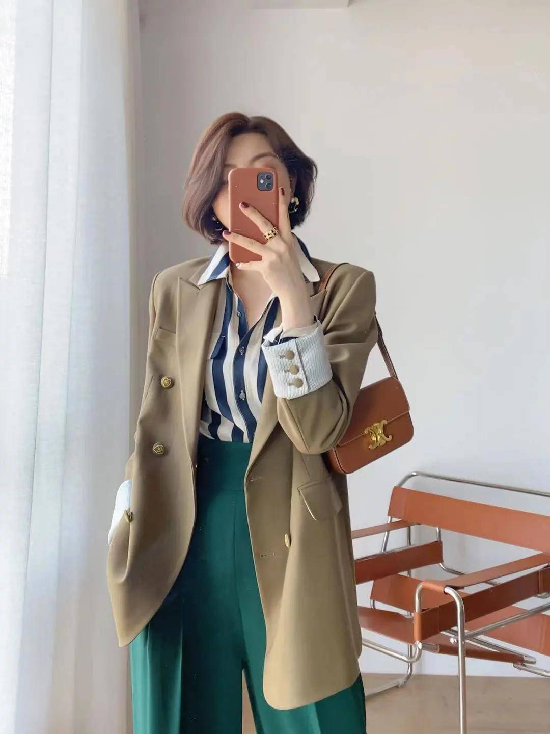棕色|入卡 素人变女神,试试这7套绝美秋装!