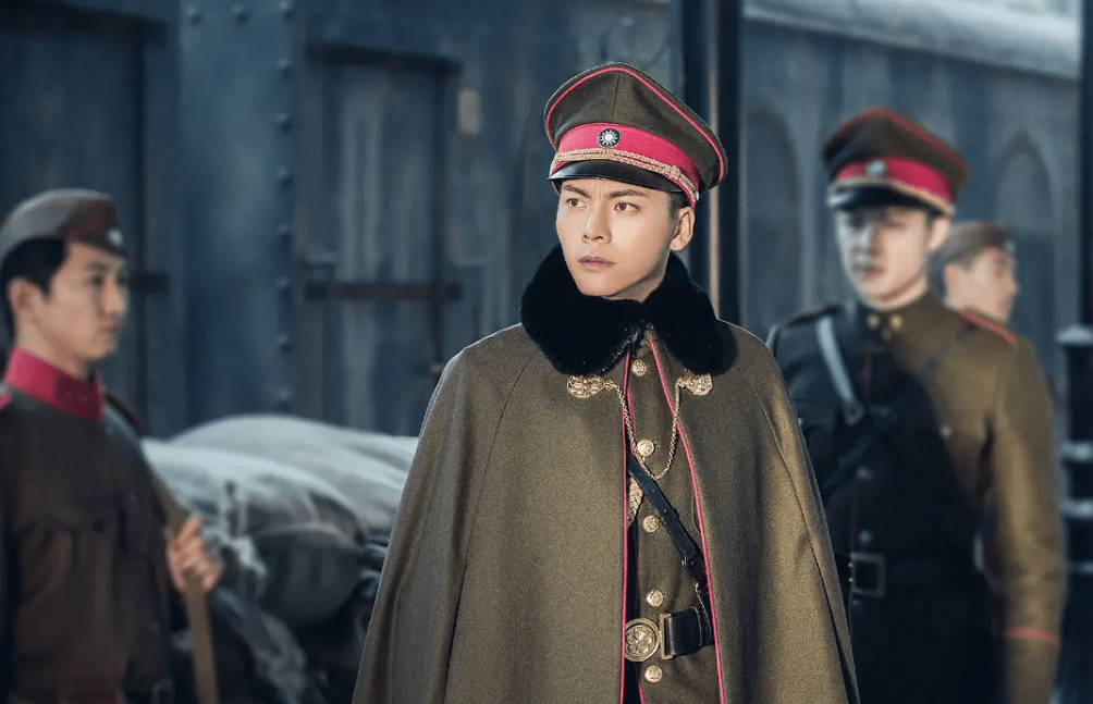 军装|当红男星穿军装：易烊千玺热血，朱一龙颜值高，看到任嘉伦我爱了