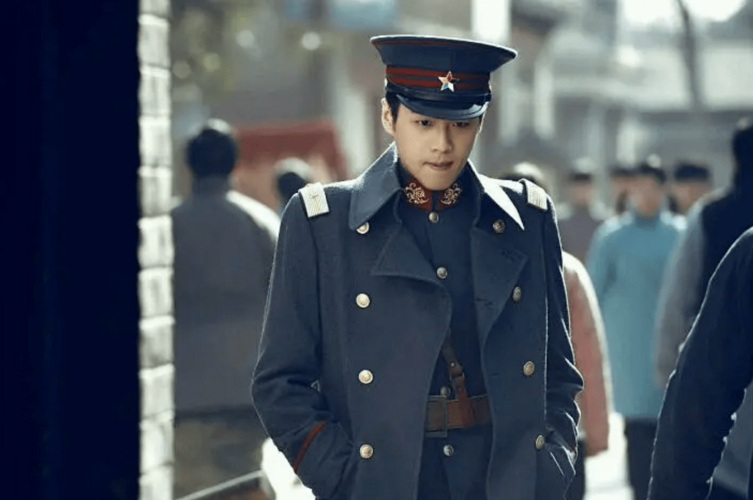 军装|当红男星穿军装：易烊千玺热血，朱一龙颜值高，看到任嘉伦我爱了