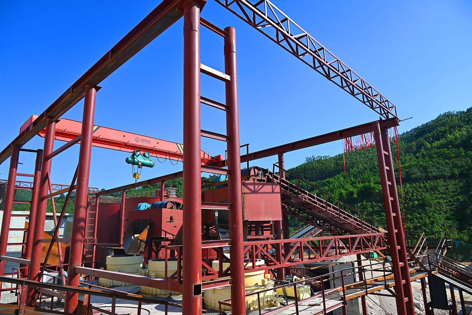 项目生产的砂石骨料产品粒形,粒级含量均达到客户预期标准,赢得客户