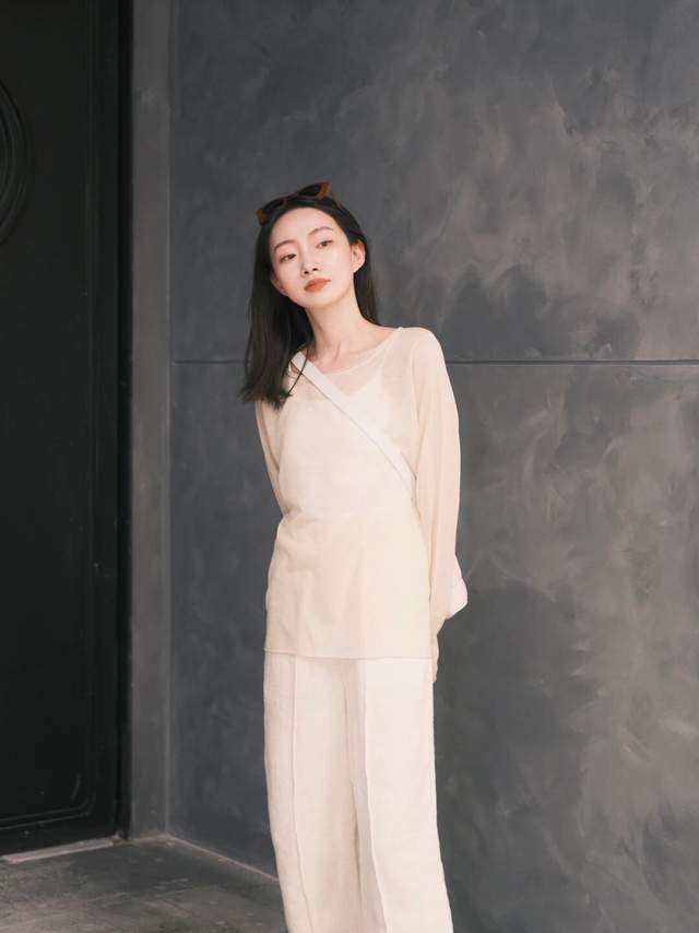 显得|这才是真正时髦又实用的穿搭,时尚又保暖,怎样都很美