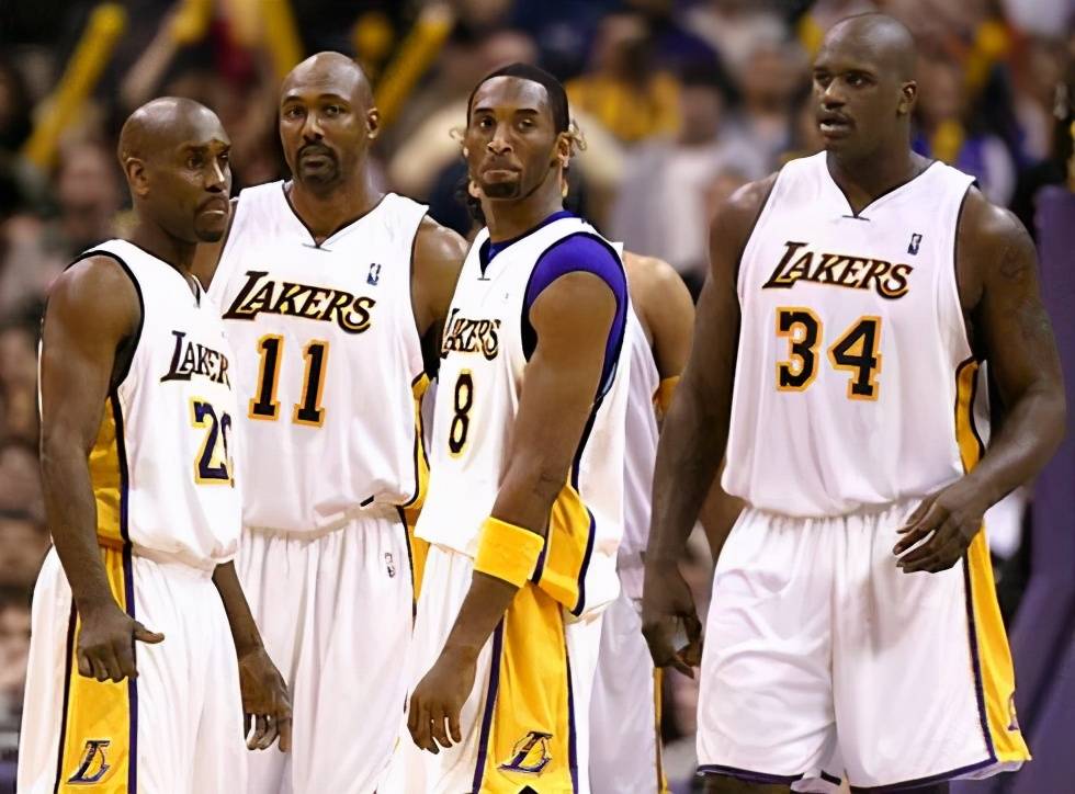 有多达7位巨星,湖人再组超豪华阵容,会否重蹈前两次f4覆辙?