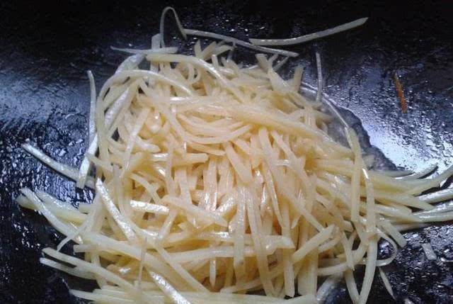 土豆丝怎么炒不加蒜不加辣椒 27db91e372b745f6a40dca41dc42c3da.jpeg