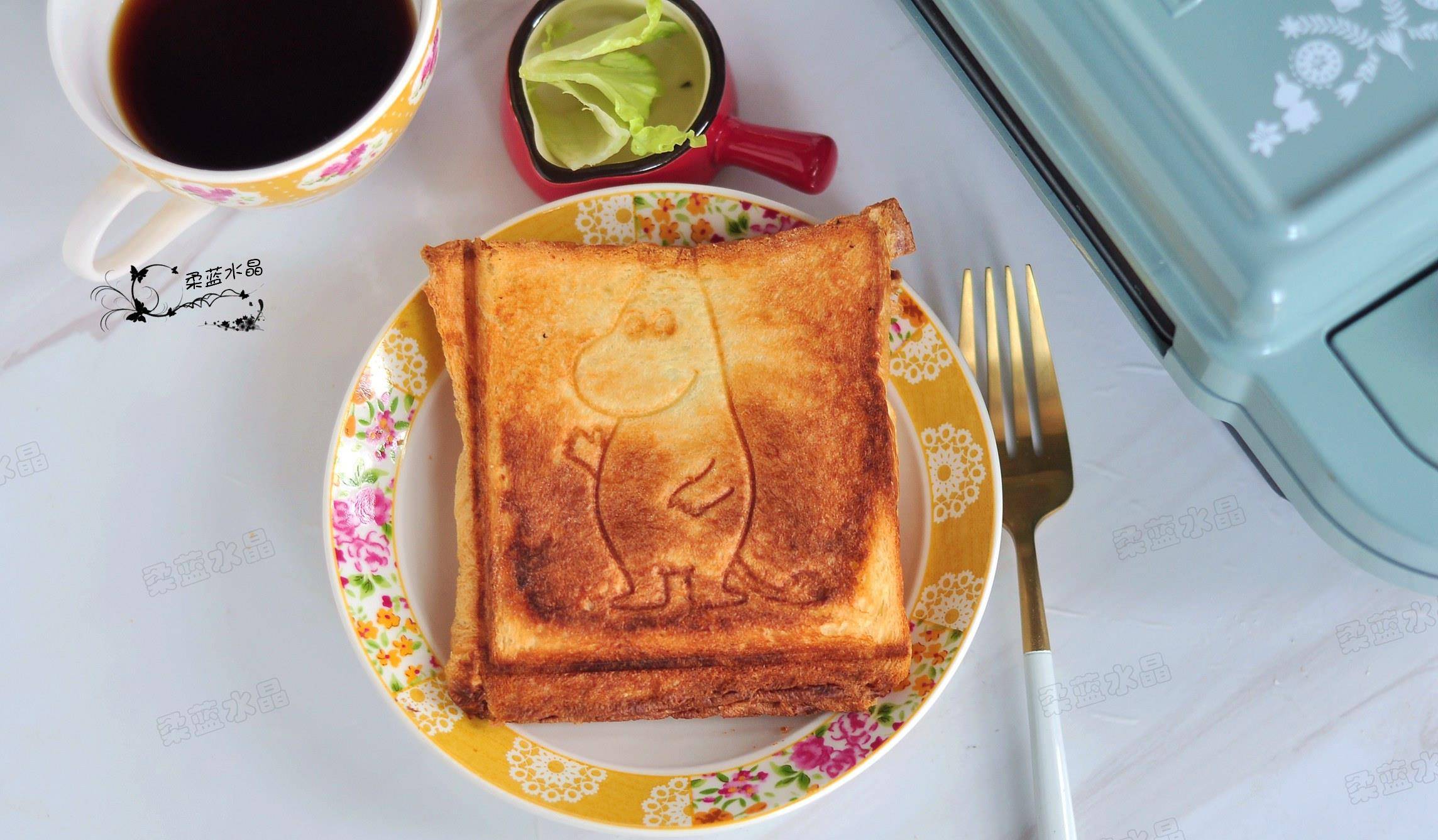 面包|把饺子放进面包里，几分钟就能吃上早餐，可以偷懒多睡几分钟了