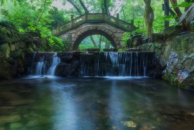 文化|楊鉄先生的作品，明清迥异，谁更具收藏价值？