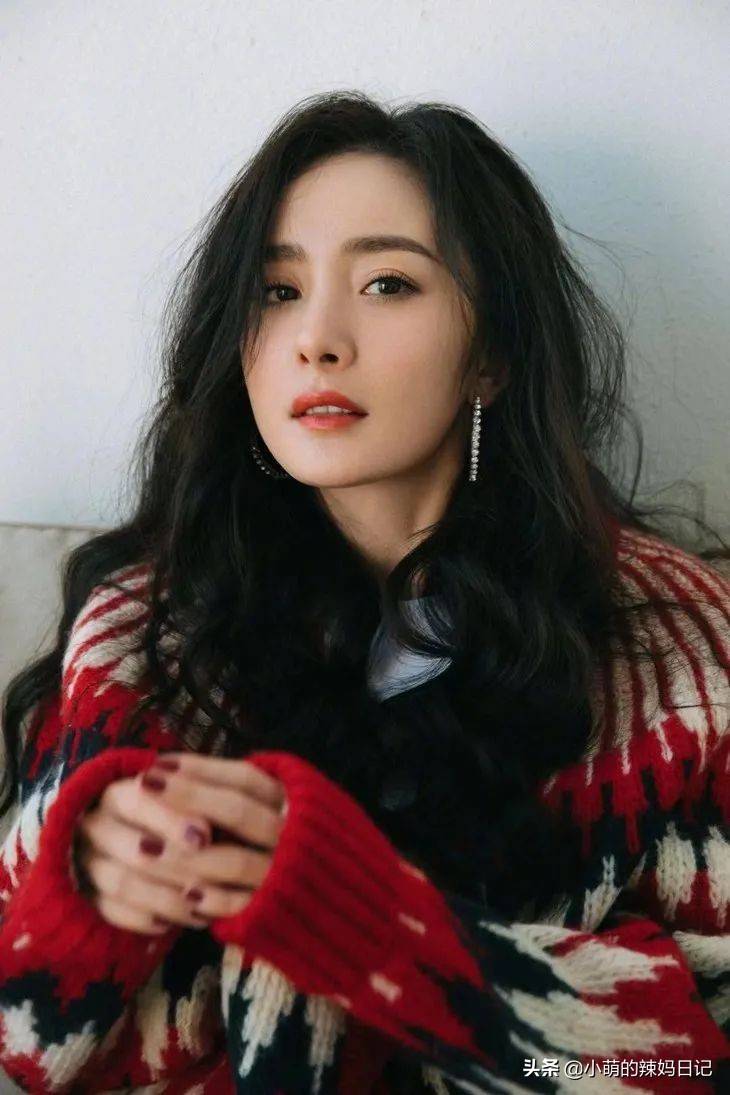 关键在于|为什么女人头发越卷越显老？关键在于这3点，跟年龄关系不大