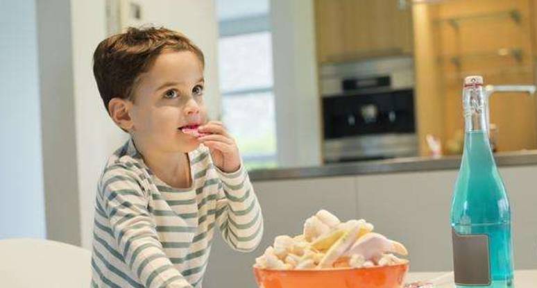 晓敏|从小不吃零食的孩子，长大后会有三个变化，失去的不只是快乐