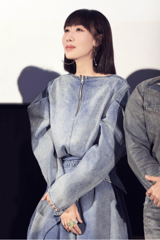 魅力|任素汐的衣品救了她,优雅而简约的风格挺抢眼,舒适穿搭让人心动