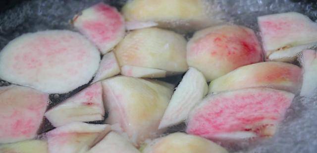 桃子怎么切好 ef26bb6d44214f74a5f1e05f1834a2c5.jpeg