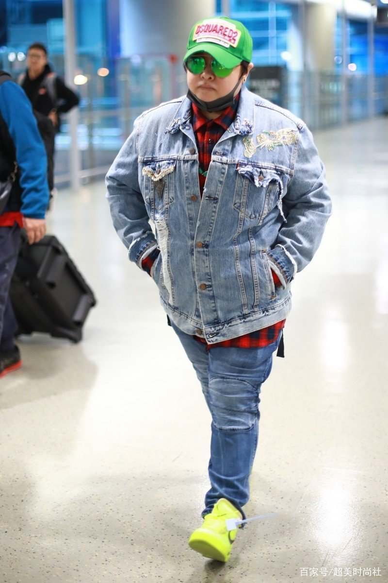 效果|韩红发文庆首专发行23年，机场穿搭被赞太潮流，大码也有时尚感